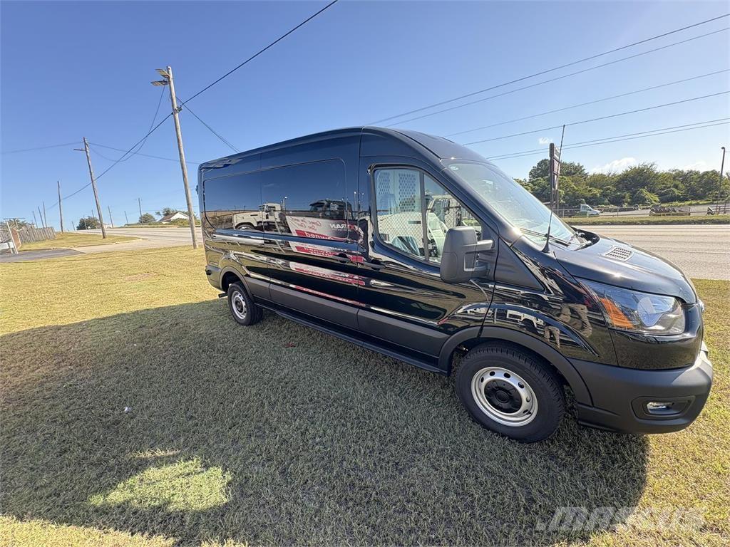 FRD 250 TRANS Camiones caja cerrada