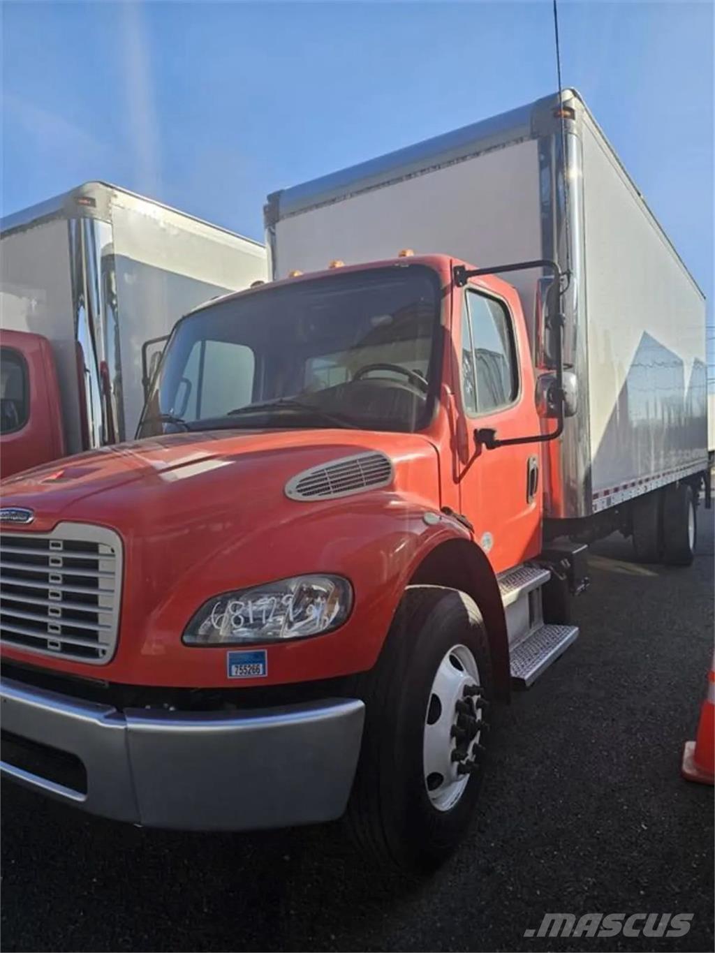 Freightliner M2 Camiones caja cerrada