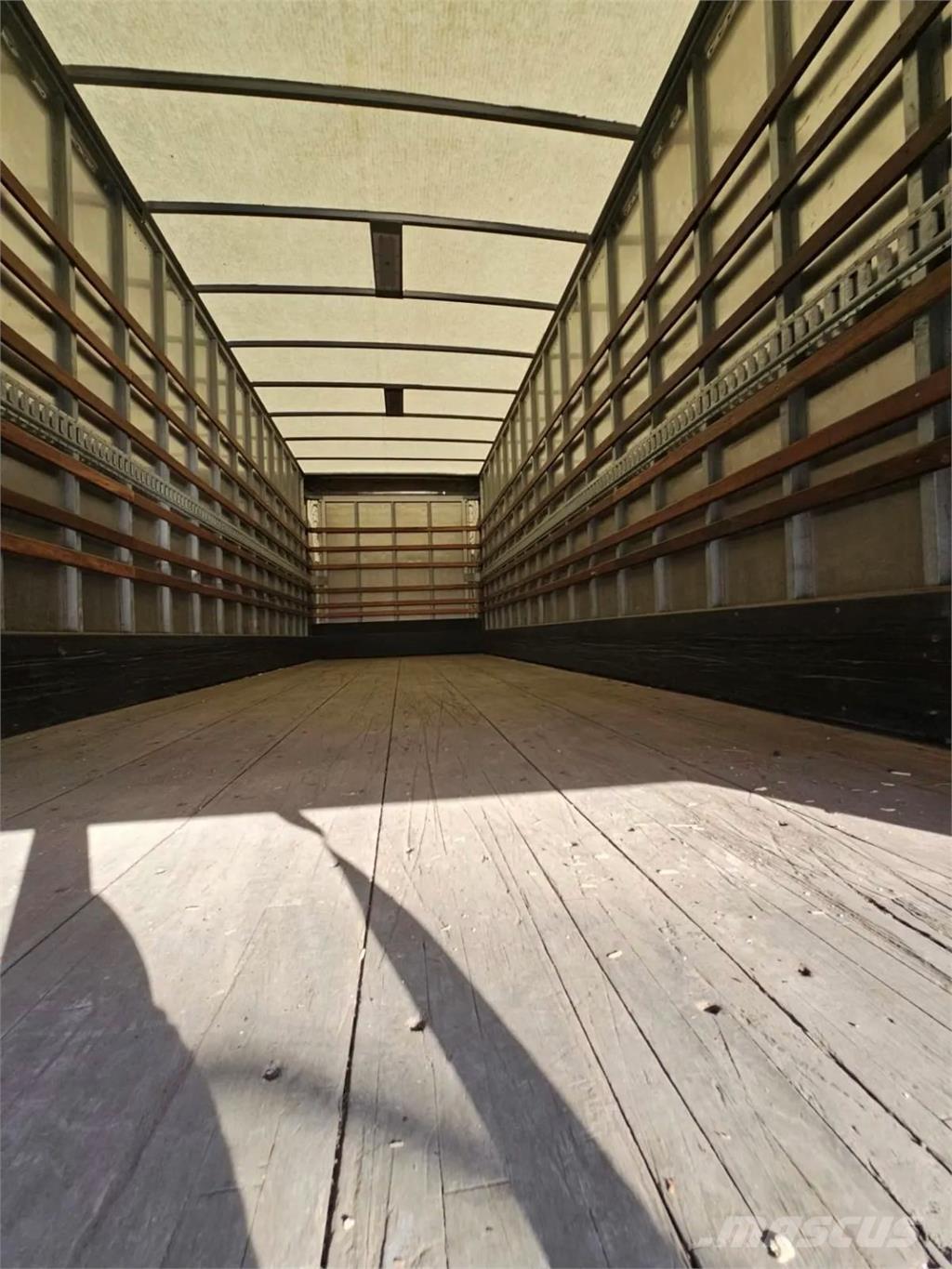 Freightliner M2 Camiones caja cerrada