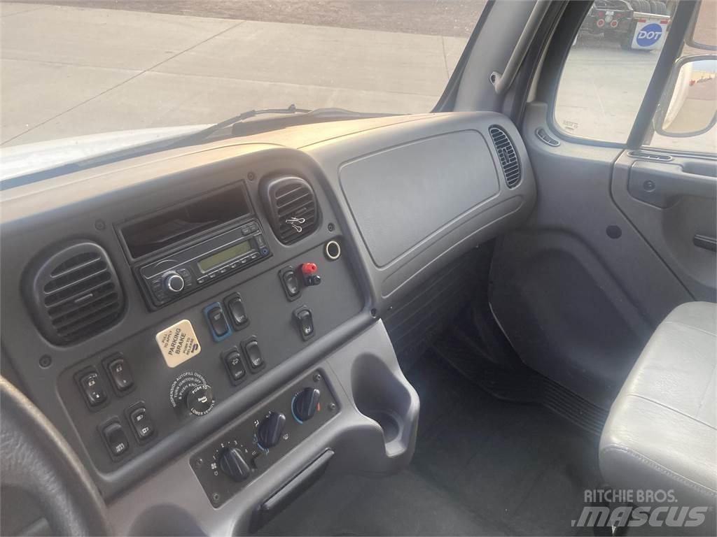 Freightliner M2 106 Camiones chasis