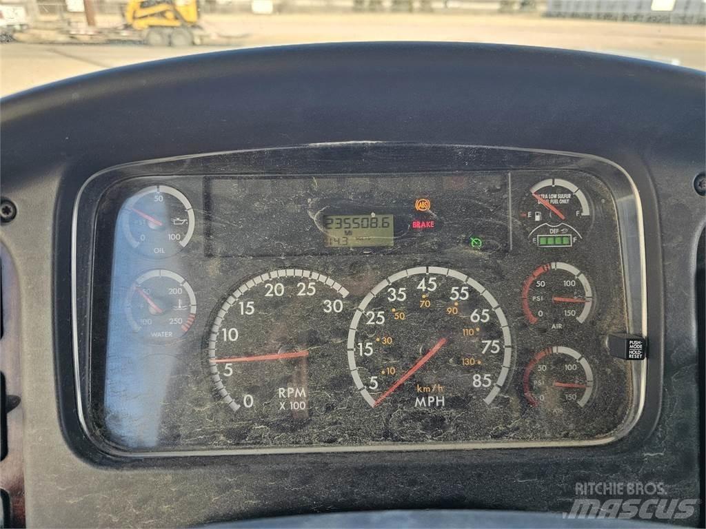 Freightliner M2 106 Cabezas tractoras