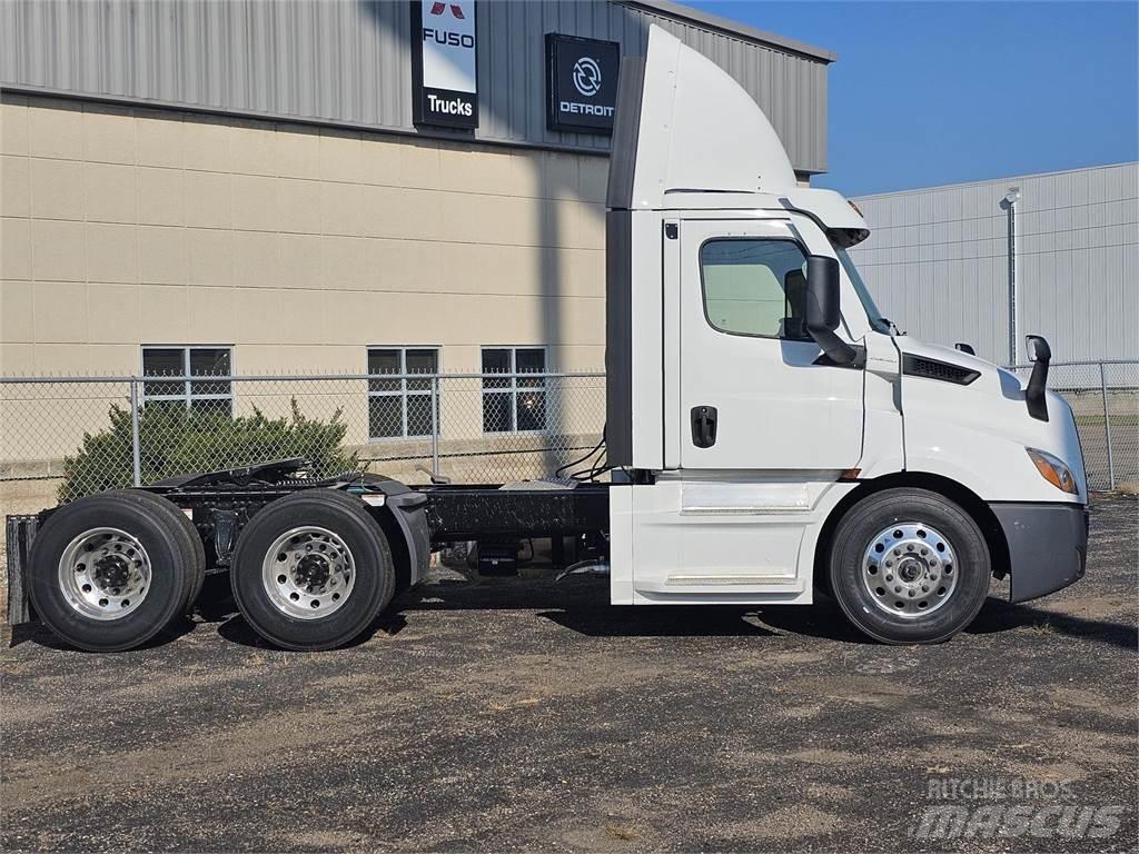 Freightliner PE116 Cabezas tractoras