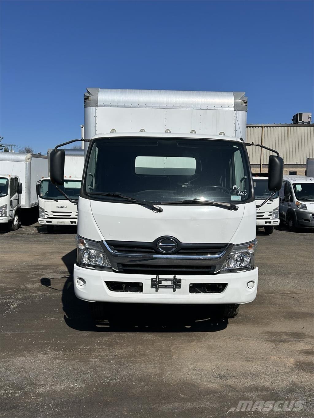 Hino 155 Camiones caja cerrada