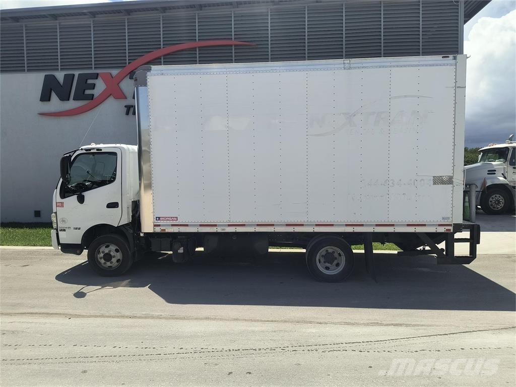 Hino 155 Camiones caja cerrada
