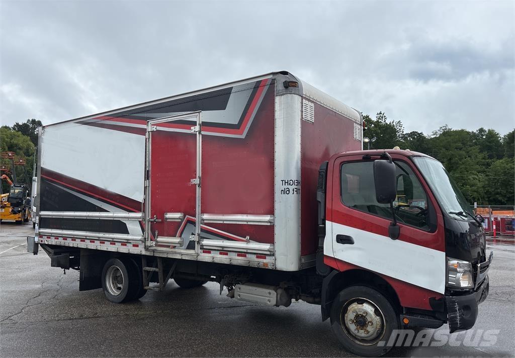 Hino 195 Camiones caja cerrada