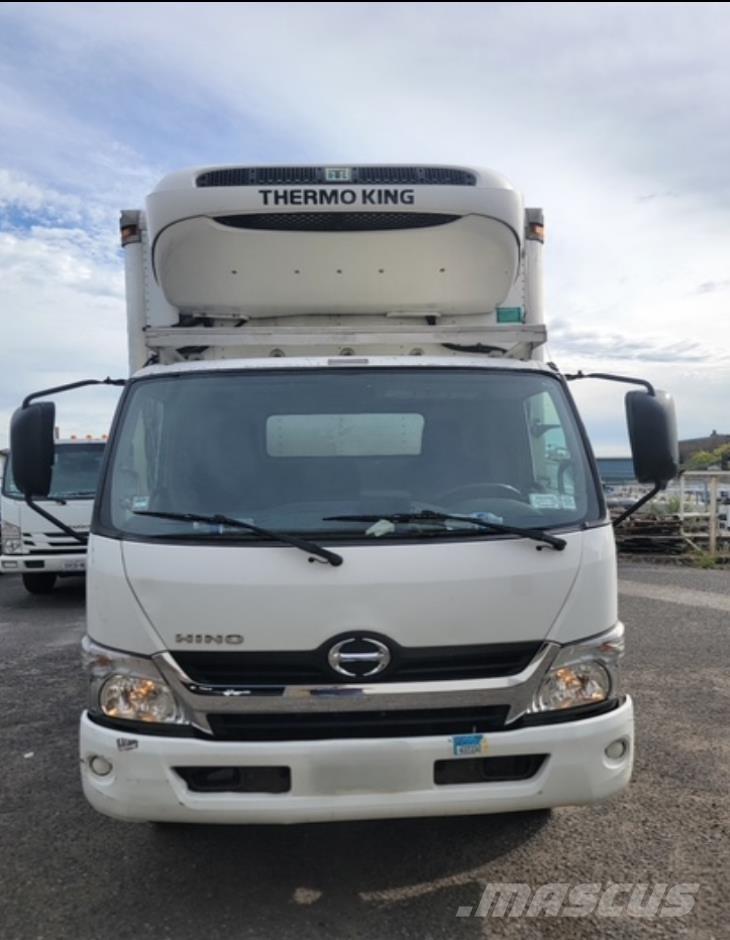 Hino 195 Camiones caja cerrada