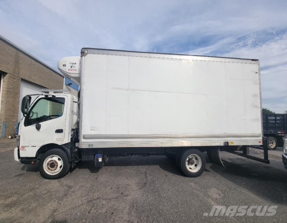 Hino 195 Camiones caja cerrada