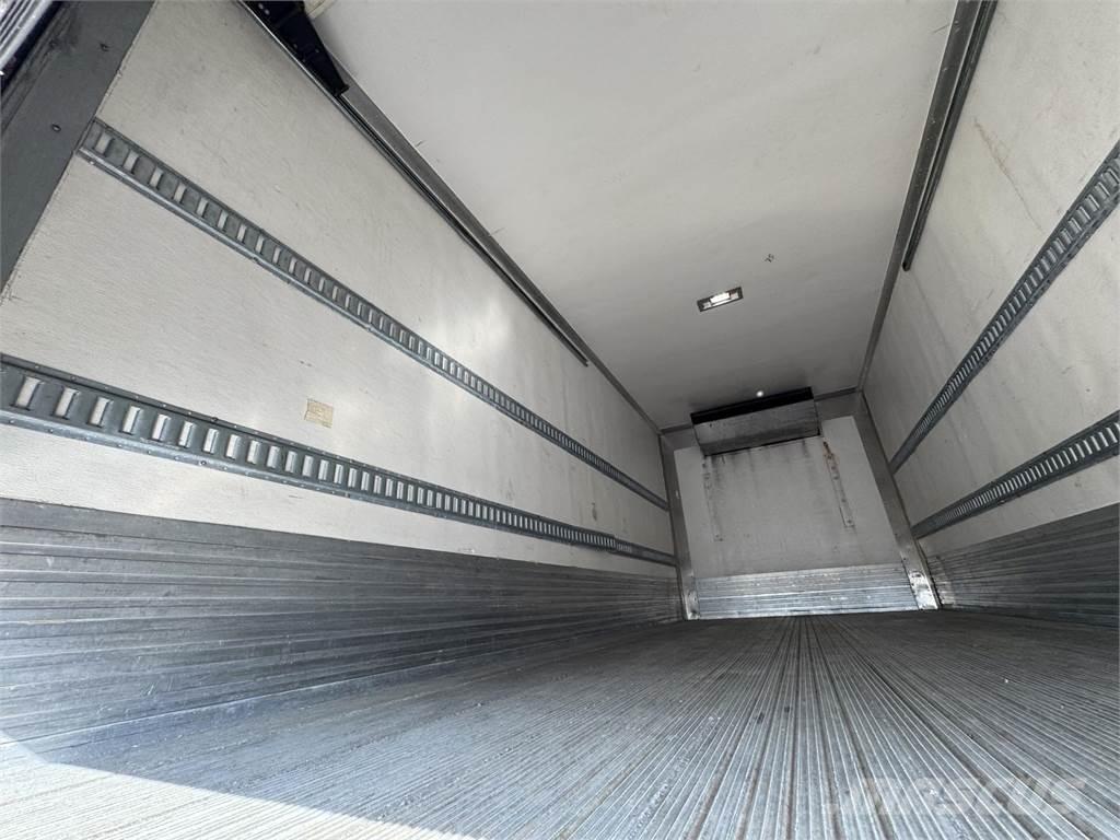 Hino 268 Camiones caja cerrada