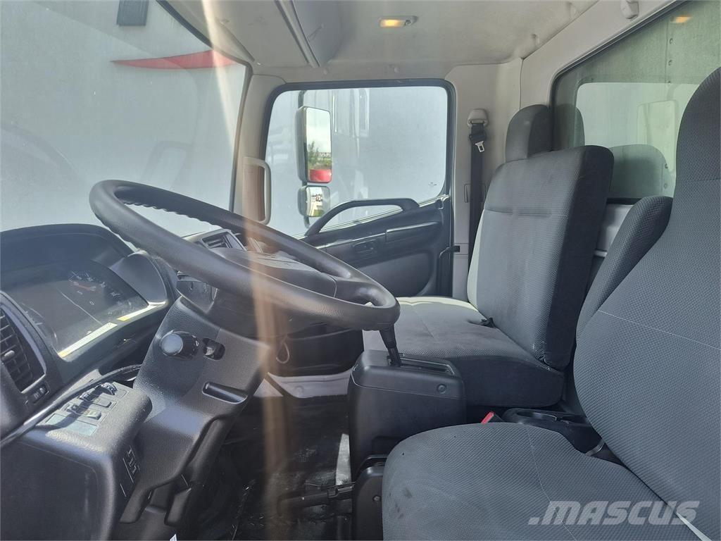 Hino 268 Camiones caja cerrada