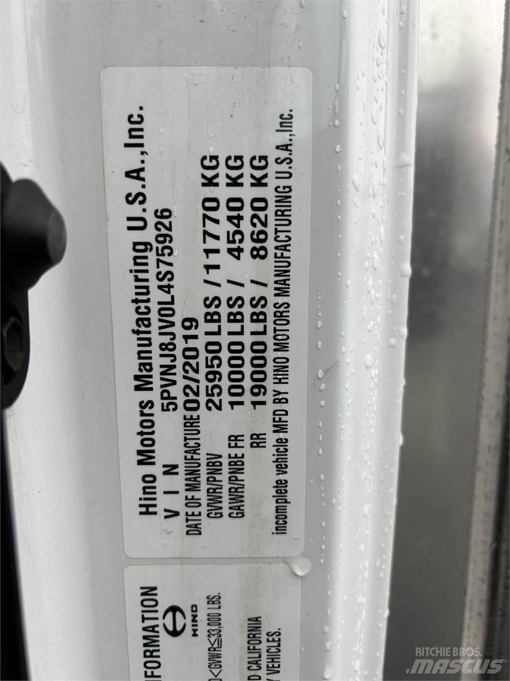 Hino 268A Camiones caja cerrada
