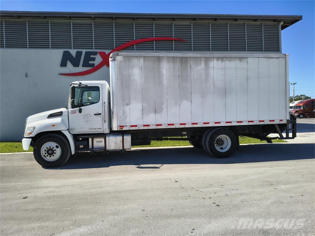 Hino 268A Camiones caja cerrada