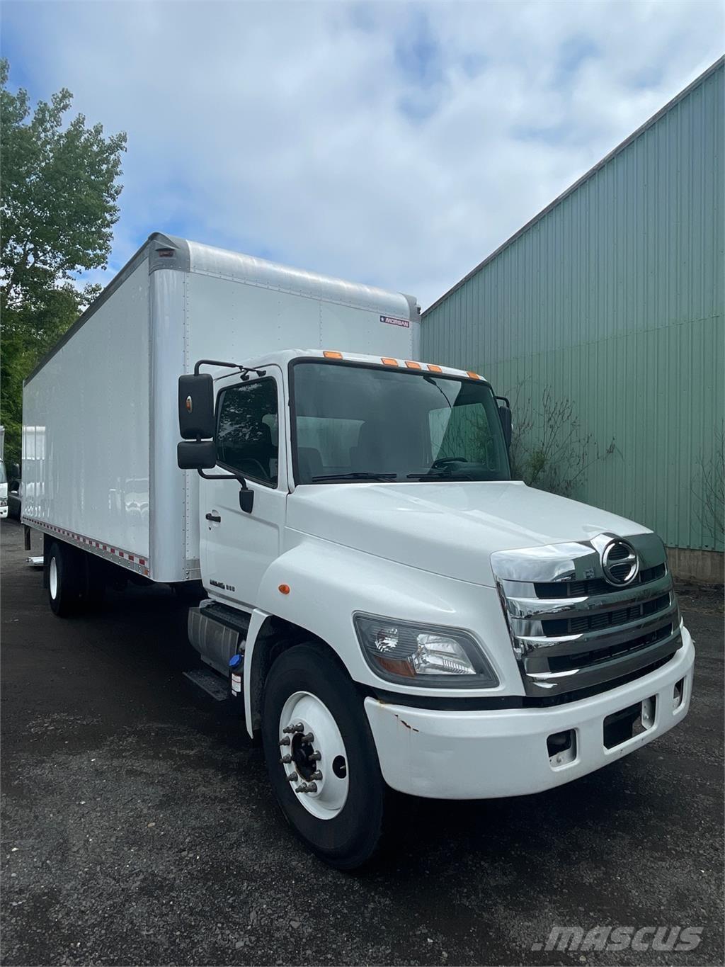 Hino 268A Camiones caja cerrada