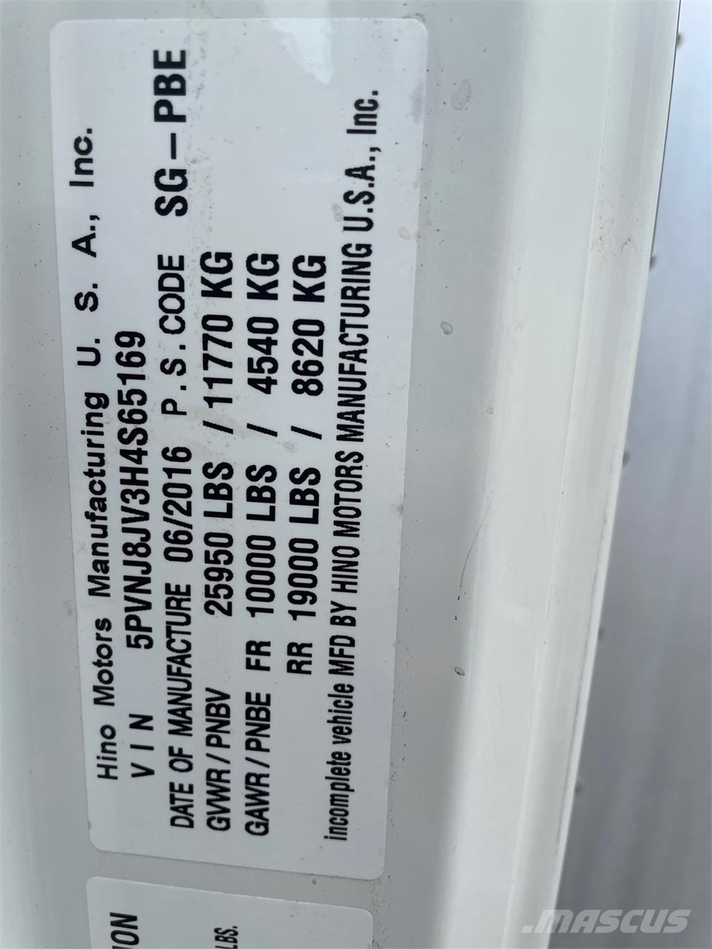 Hino 268A Camiones caja cerrada