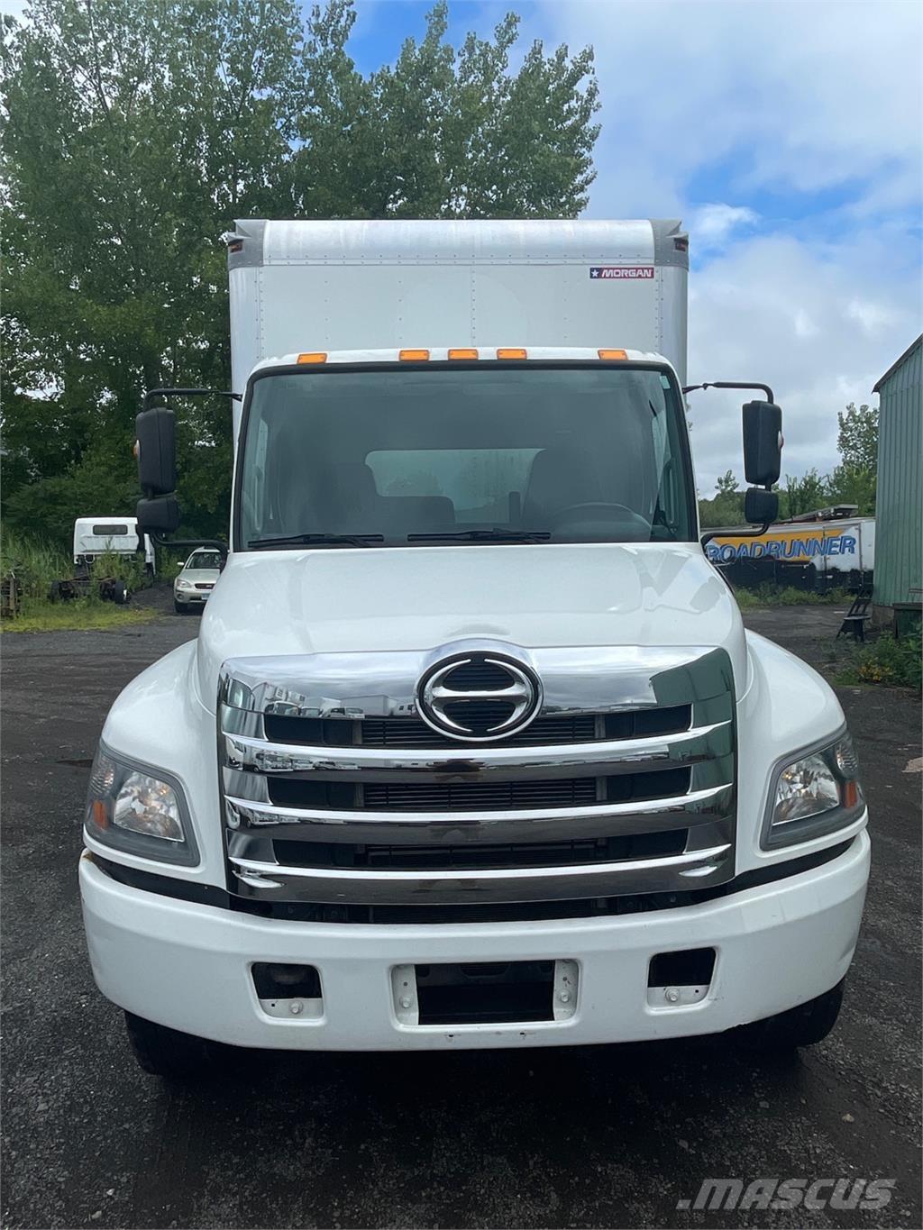 Hino 268A Camiones caja cerrada