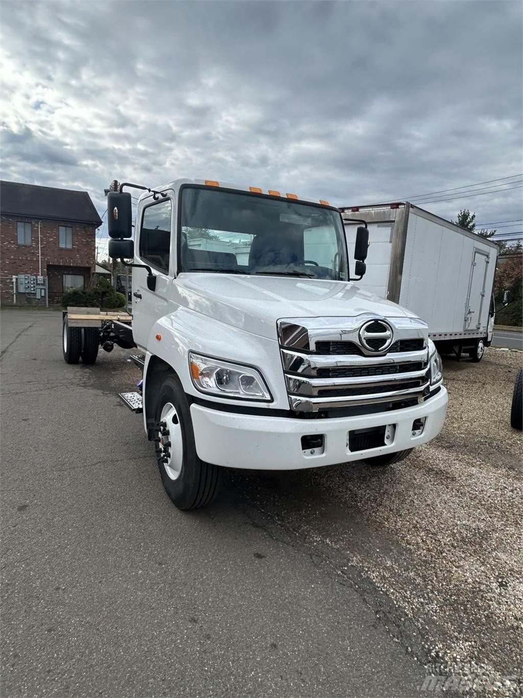 Hino L6 Camiones caja cerrada