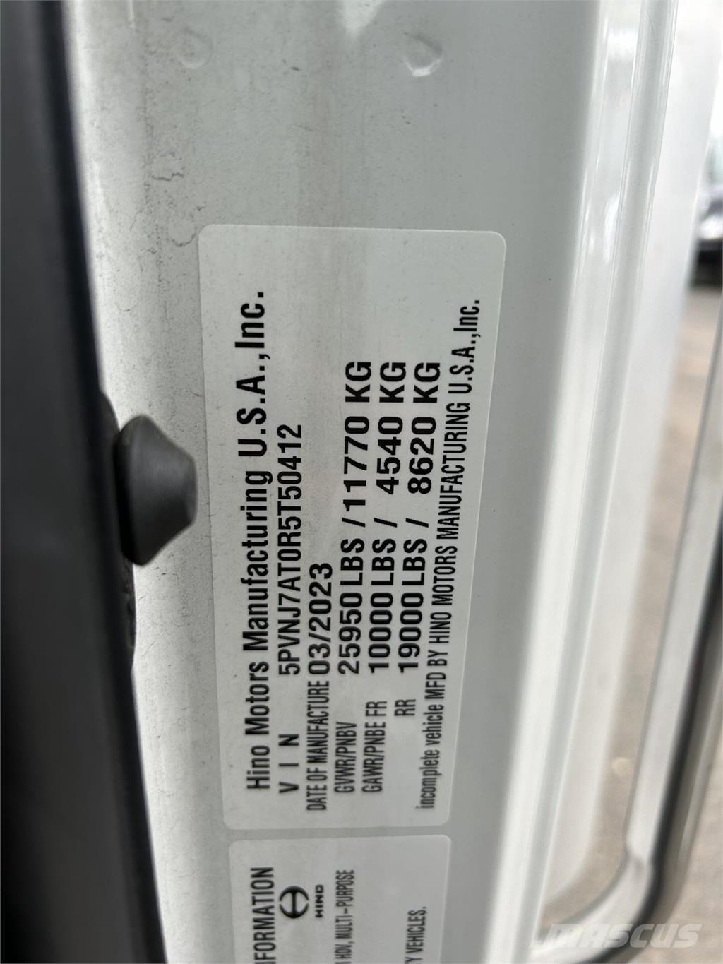 Hino L6 Camiones caja cerrada
