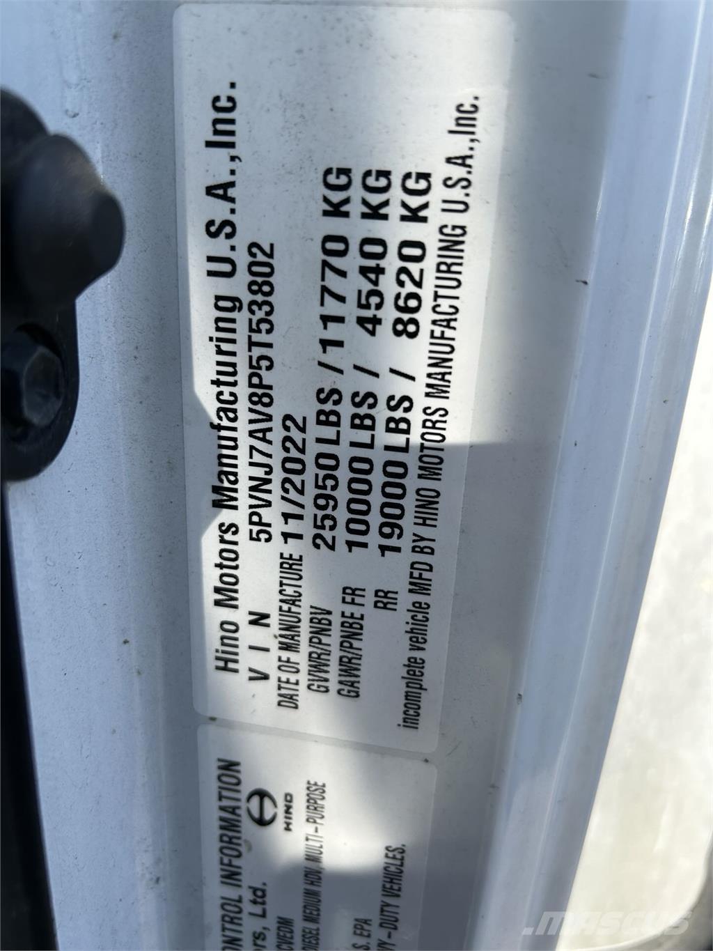 Hino L6 Camiones caja cerrada