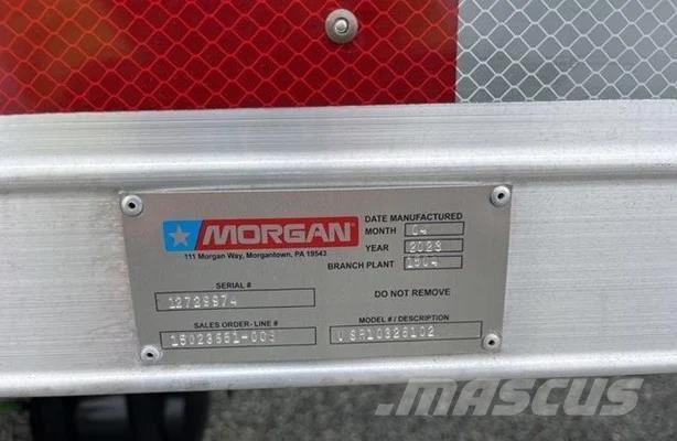 International 4300 Camiones caja cerrada