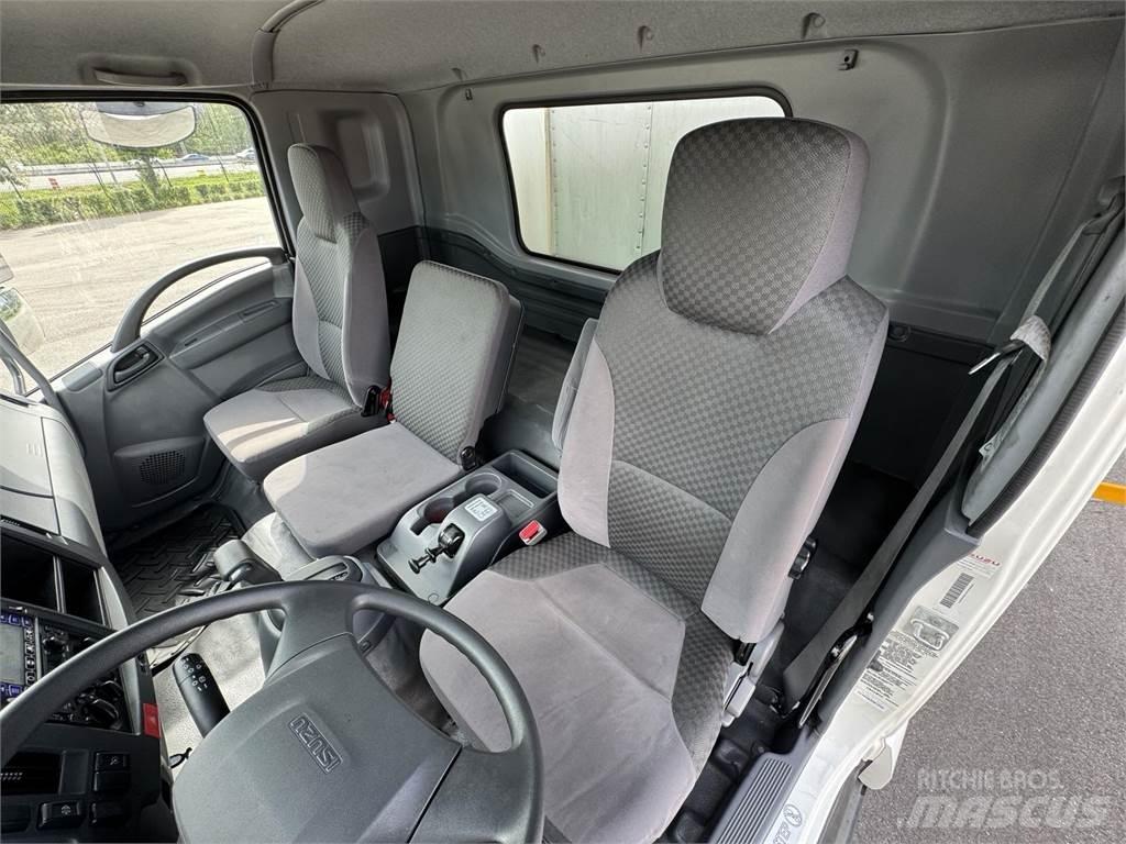 Isuzu FTR Camiones caja cerrada