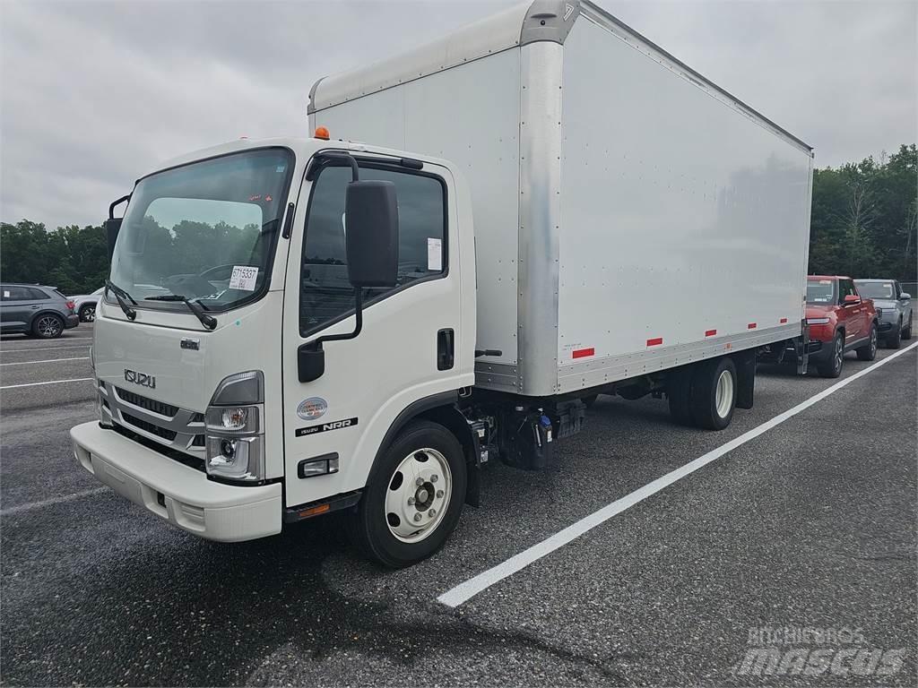 Isuzu NPR Camiones caja cerrada
