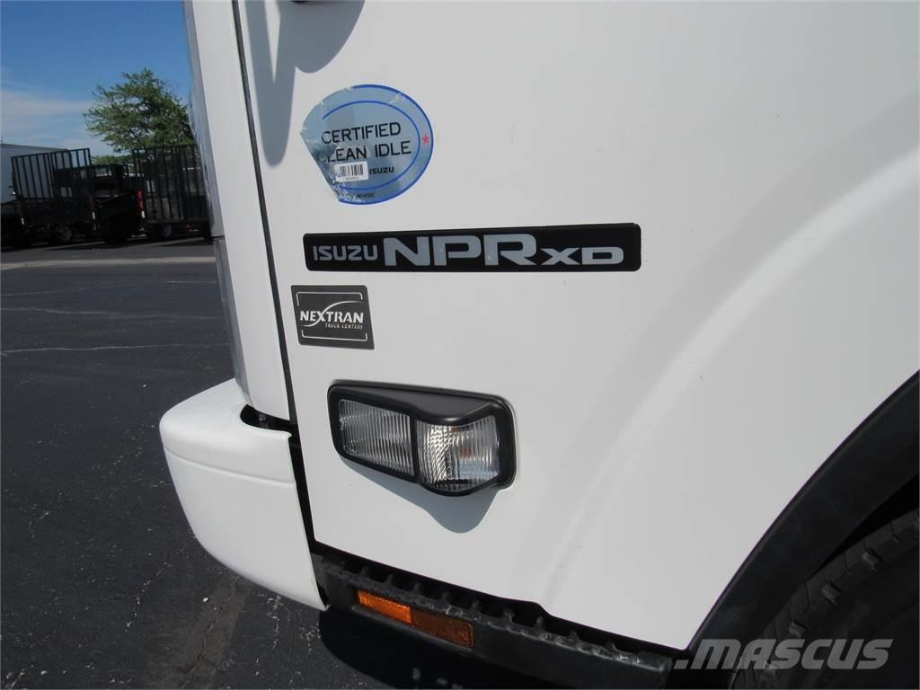 Isuzu NPR DIESEL Camiones caja cerrada
