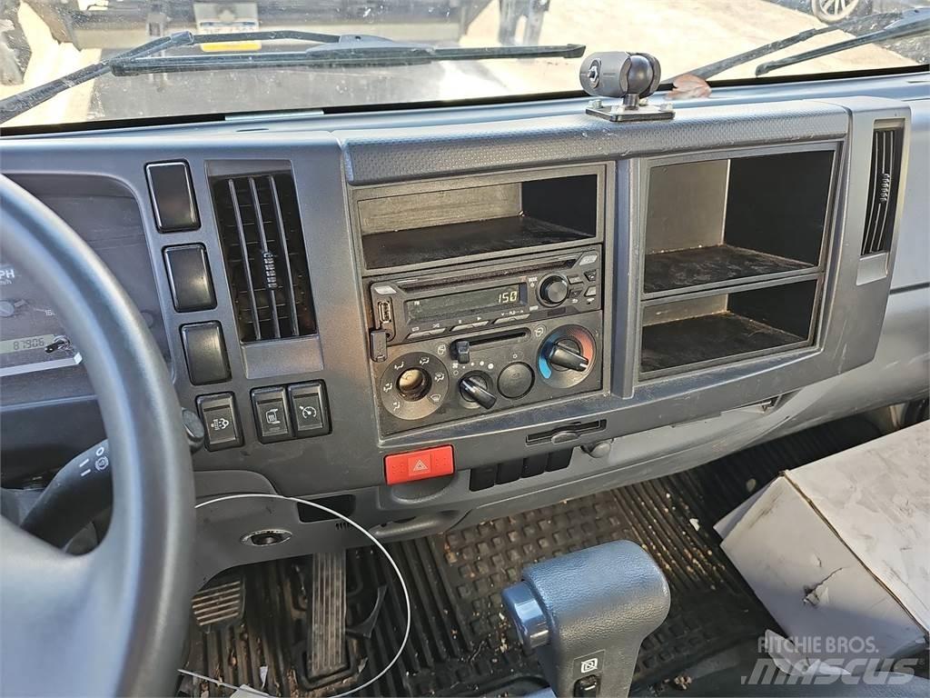 Isuzu NPR HD Camiones caja cerrada