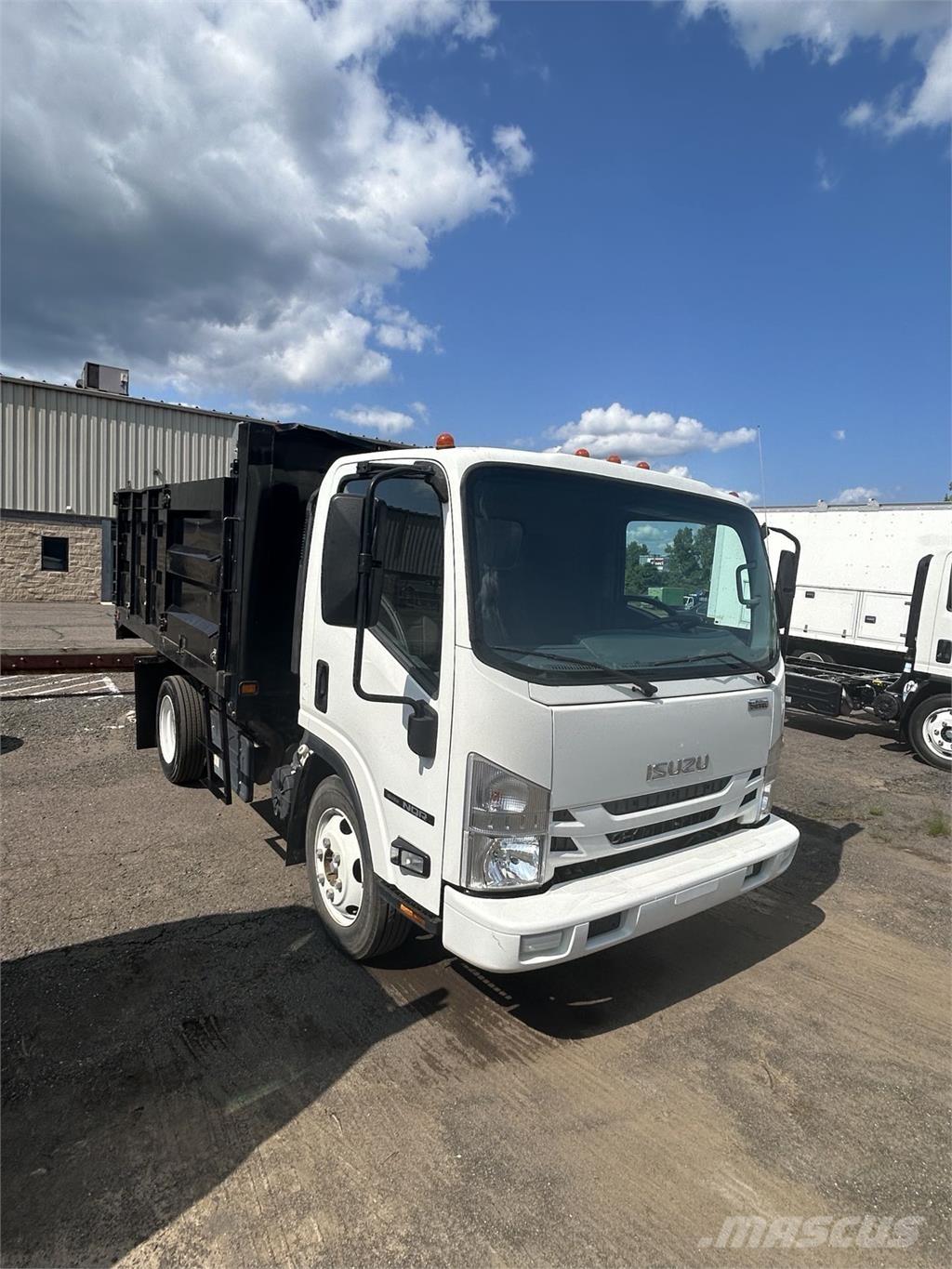 Isuzu NQR Camiones bañeras basculantes o volquetes