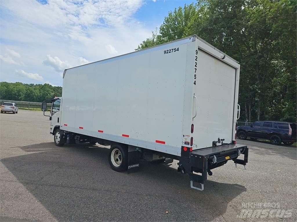 Isuzu NRR Camiones caja cerrada
