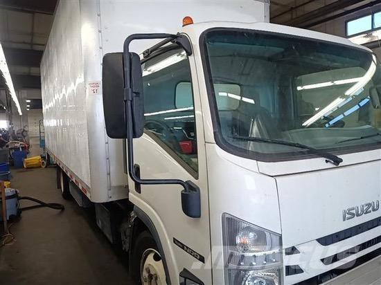 Isuzu NRR Camiones caja cerrada