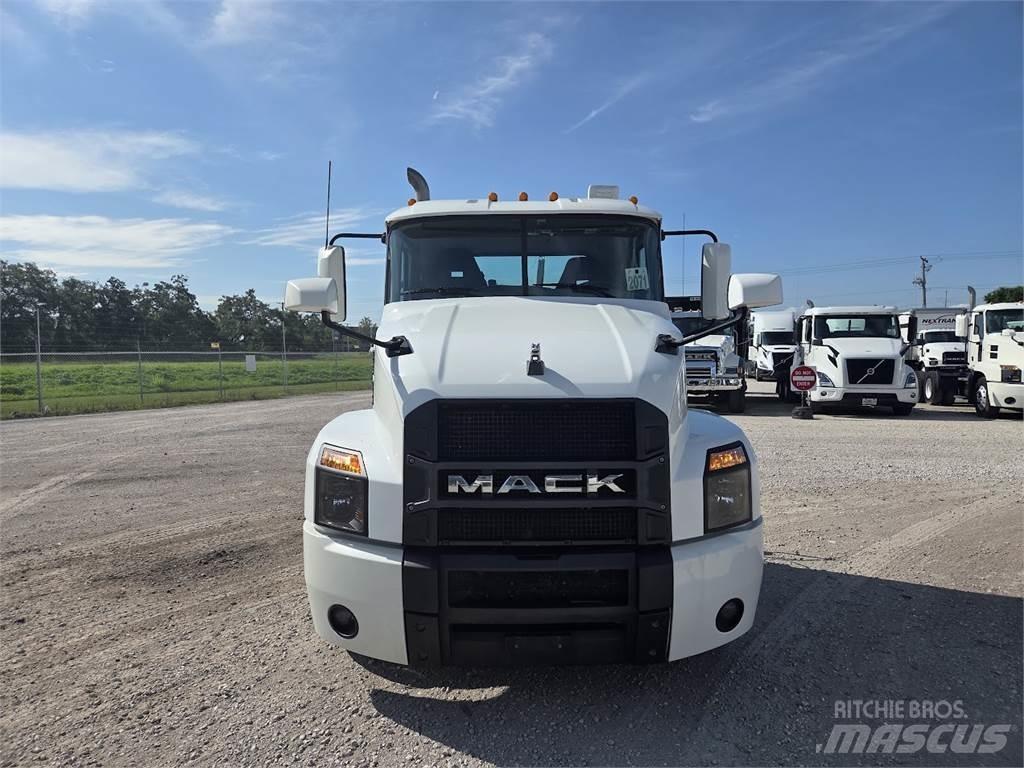 Mack AN64T Cabezas tractoras