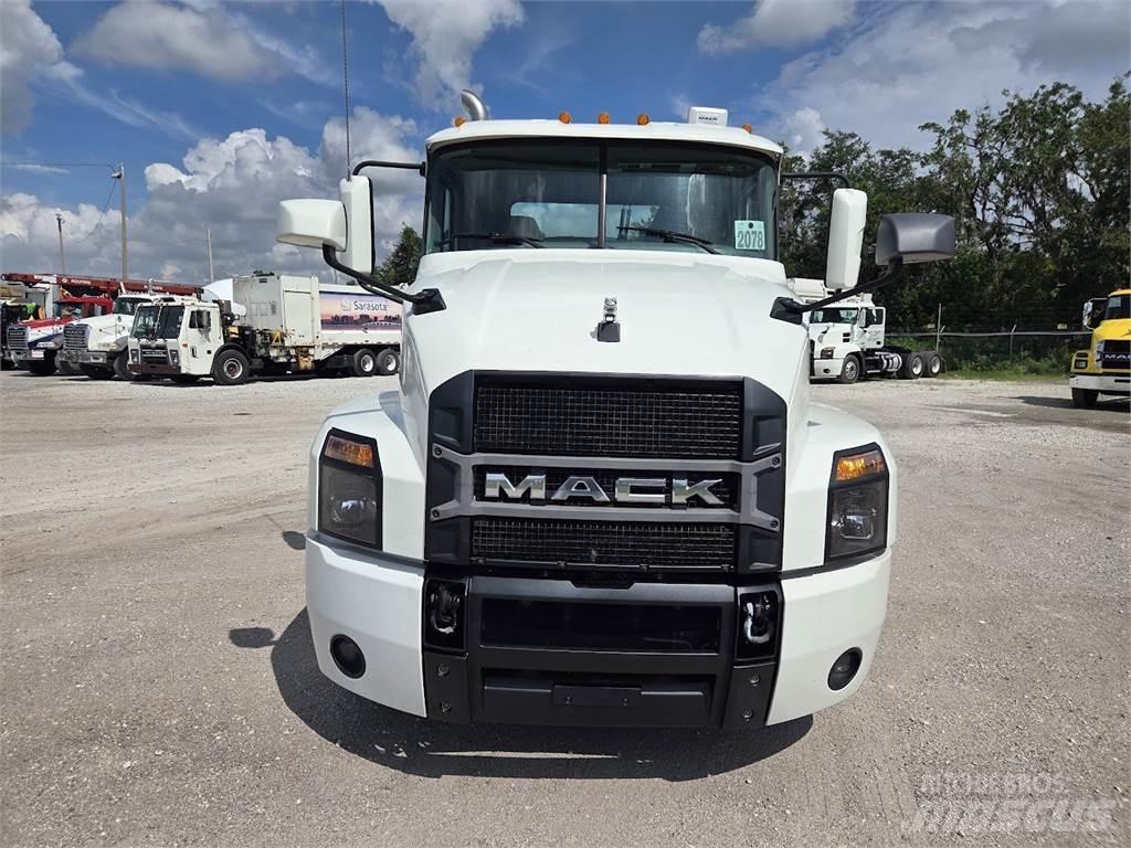 Mack AN64T Cabezas tractoras