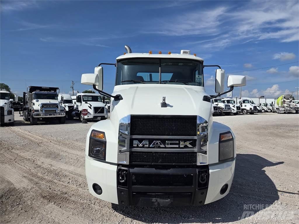 Mack AN64T Cabezas tractoras
