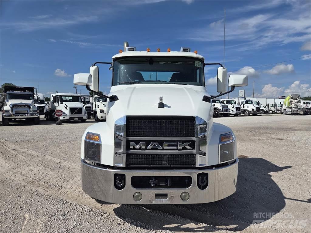 Mack AN64T Cabezas tractoras