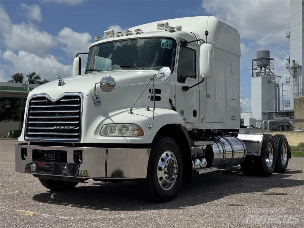 Mack CXU613 Cabezas tractoras