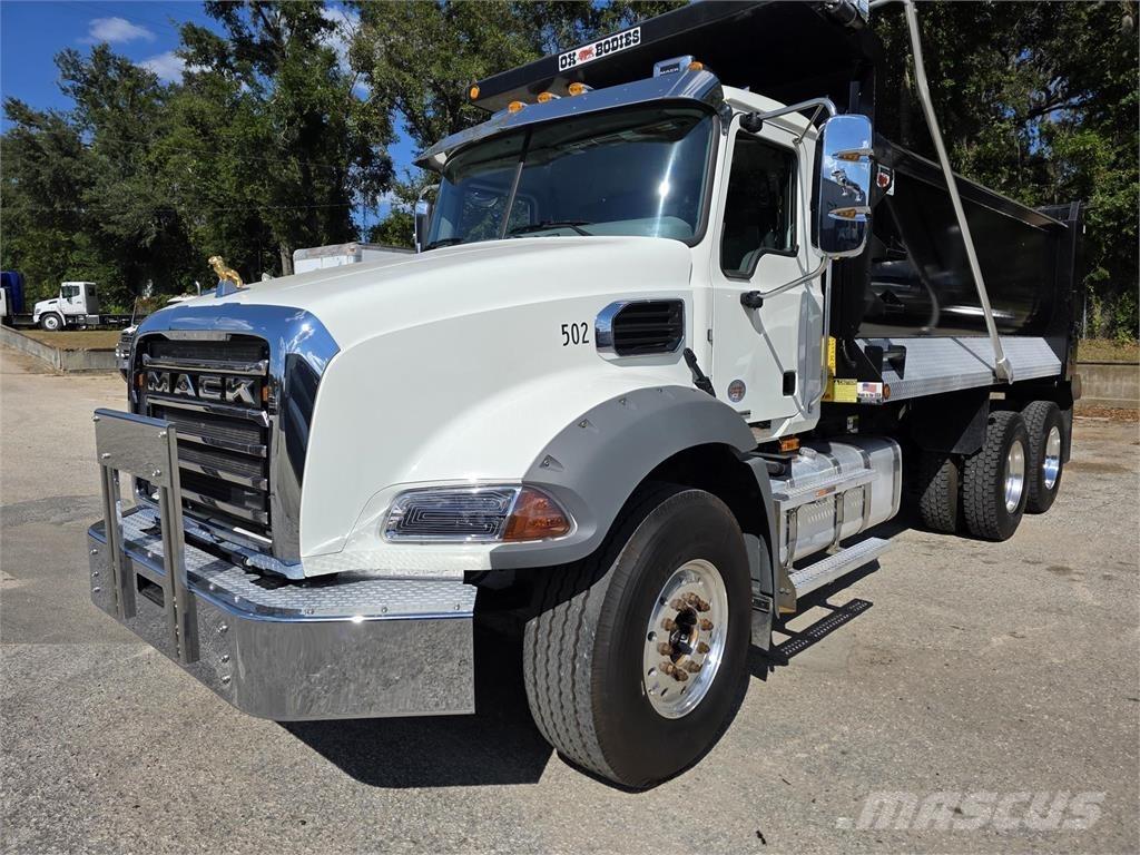 Mack GR64B Camiones bañeras basculantes o volquetes