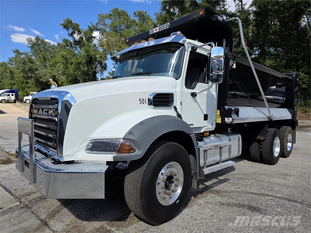 Mack GR64B Camiones bañeras basculantes o volquetes