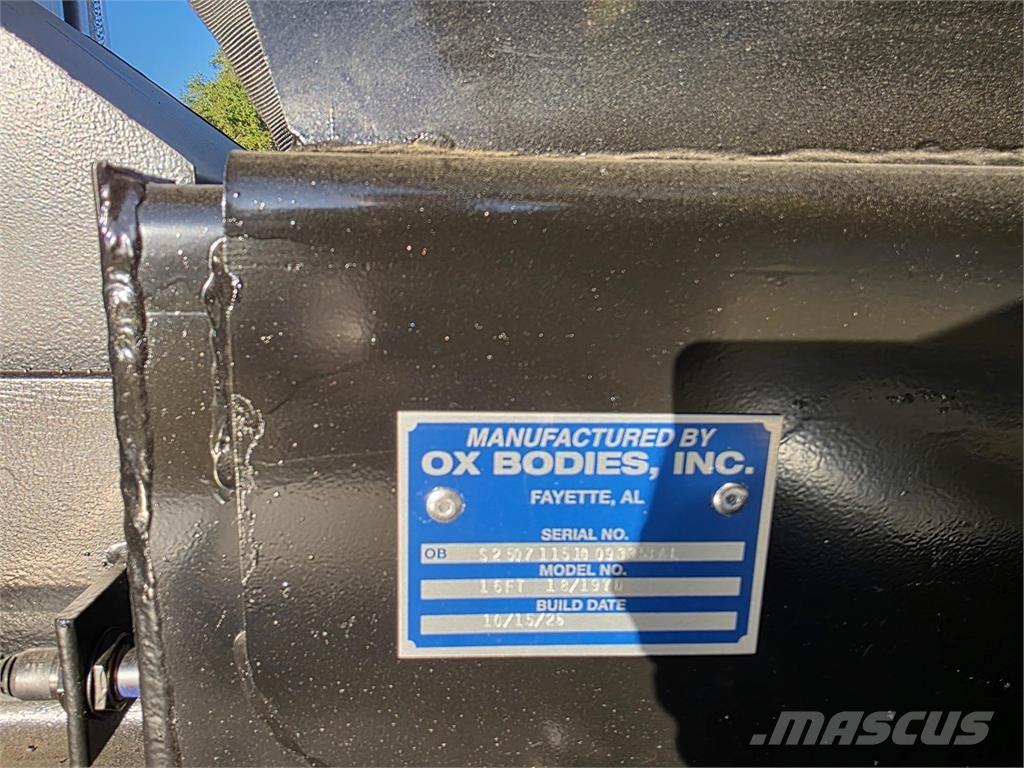 Mack GR64B Camiones bañeras basculantes o volquetes