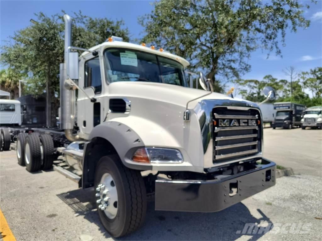 Mack GR64BX Camiones hormigonera