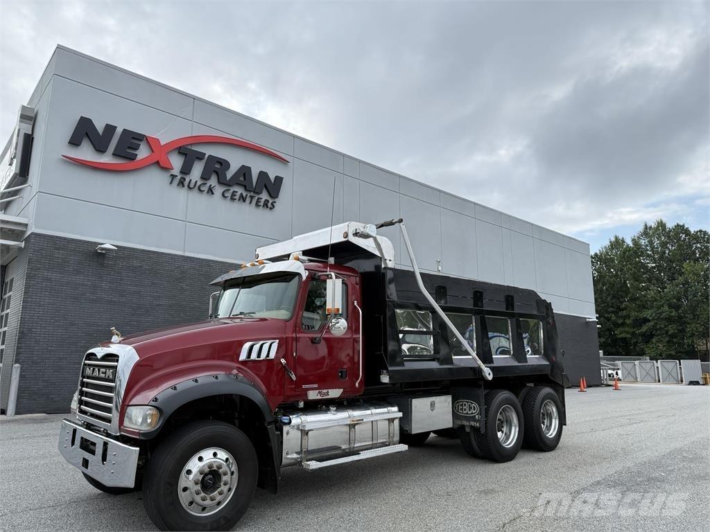 Mack GR64F Camiones bañeras basculantes o volquetes