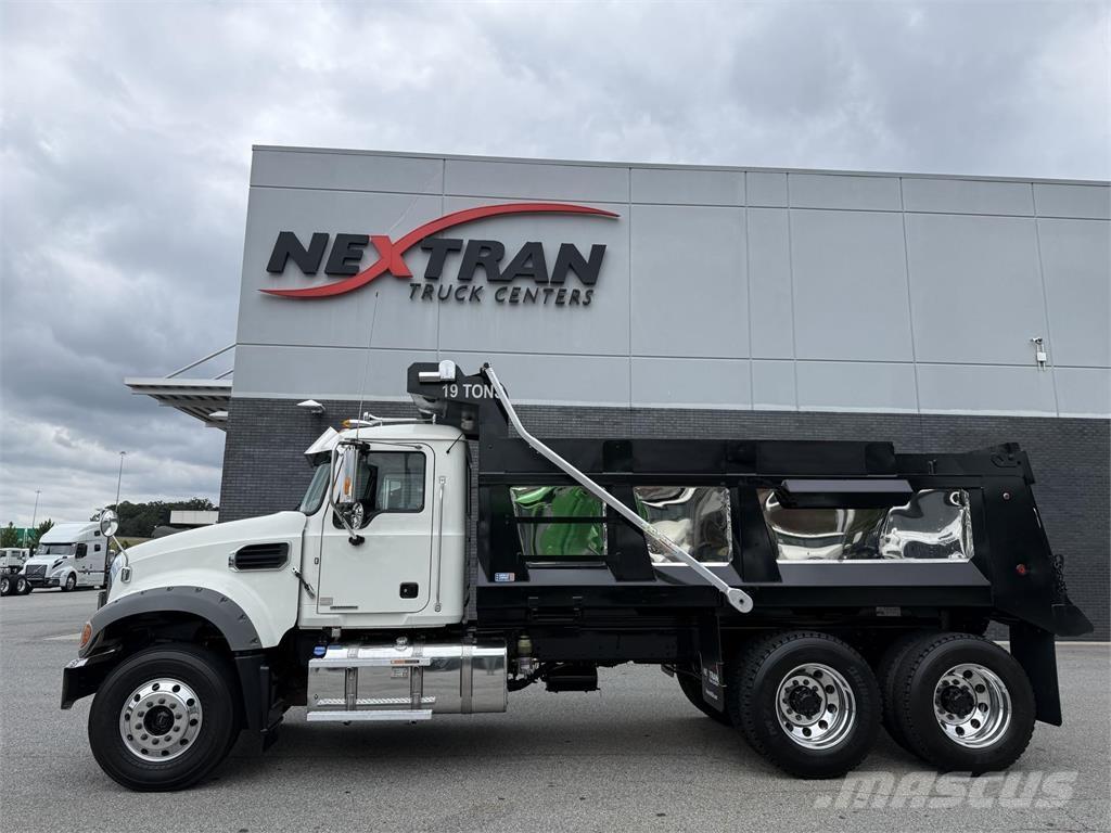 Mack GR64F Camiones bañeras basculantes o volquetes