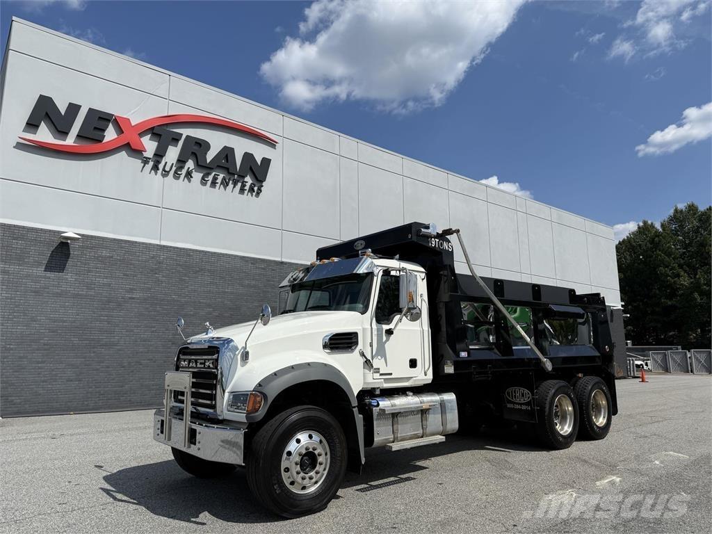 Mack GR64F Camiones bañeras basculantes o volquetes