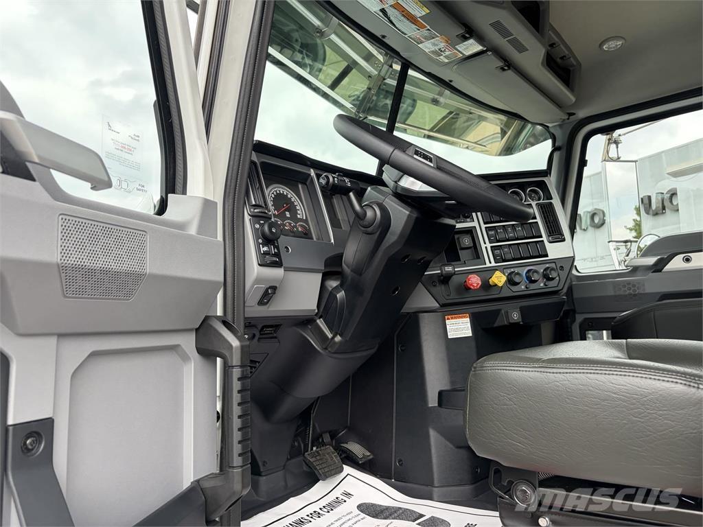 Mack GR64FT Cabezas tractoras