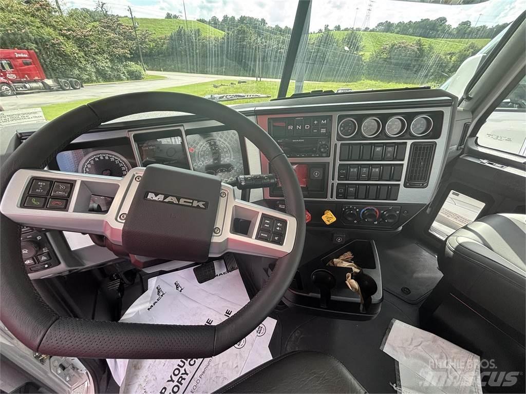 Mack GR64FT Cabezas tractoras