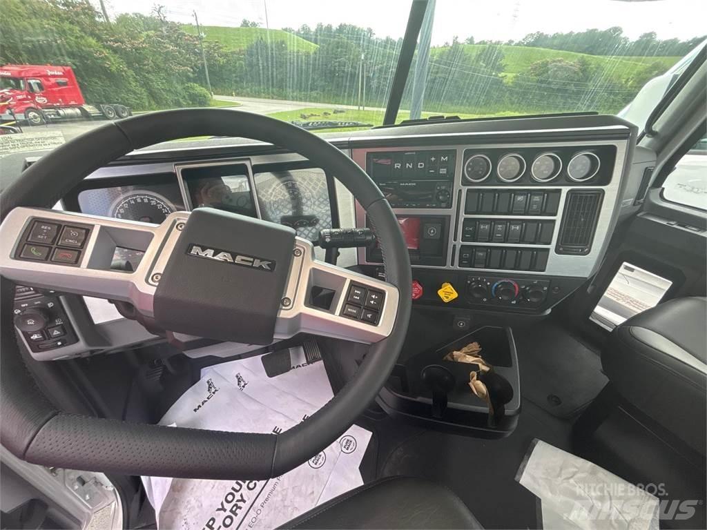 Mack GR64FT Cabezas tractoras