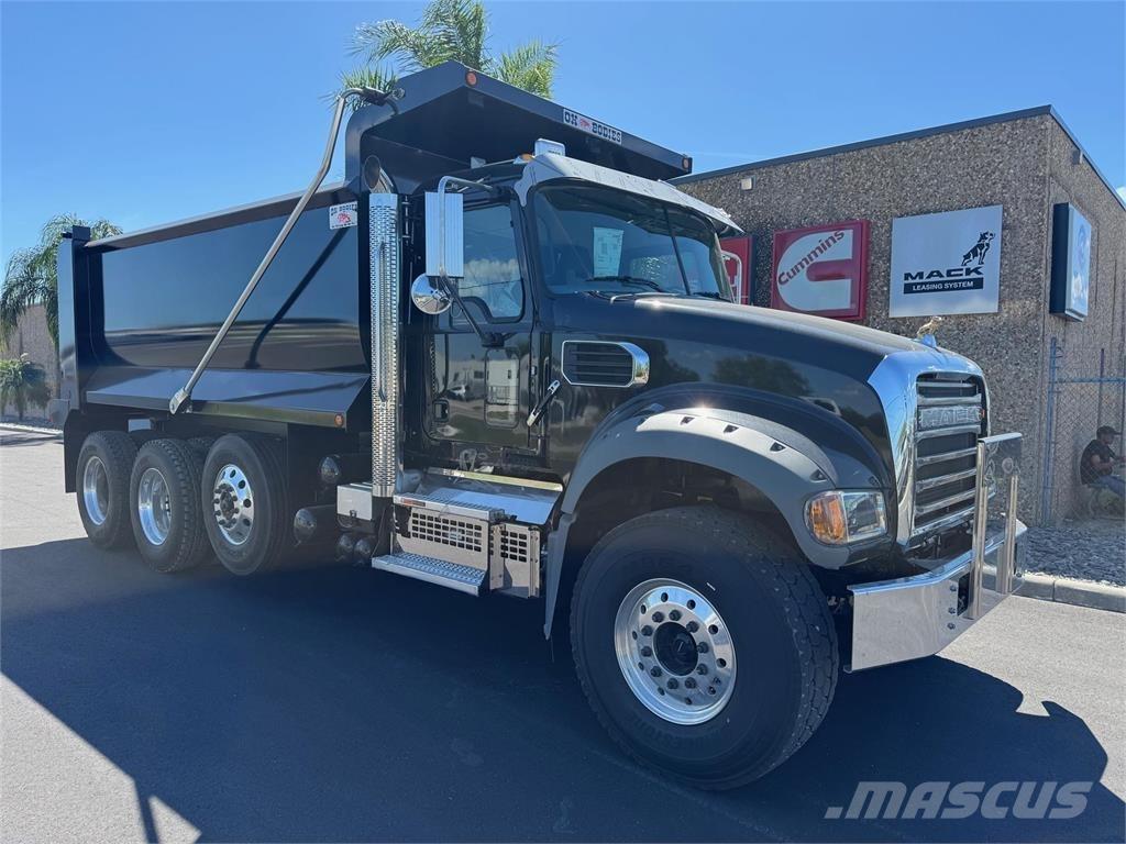 Mack GR84FR Camiones bañeras basculantes o volquetes