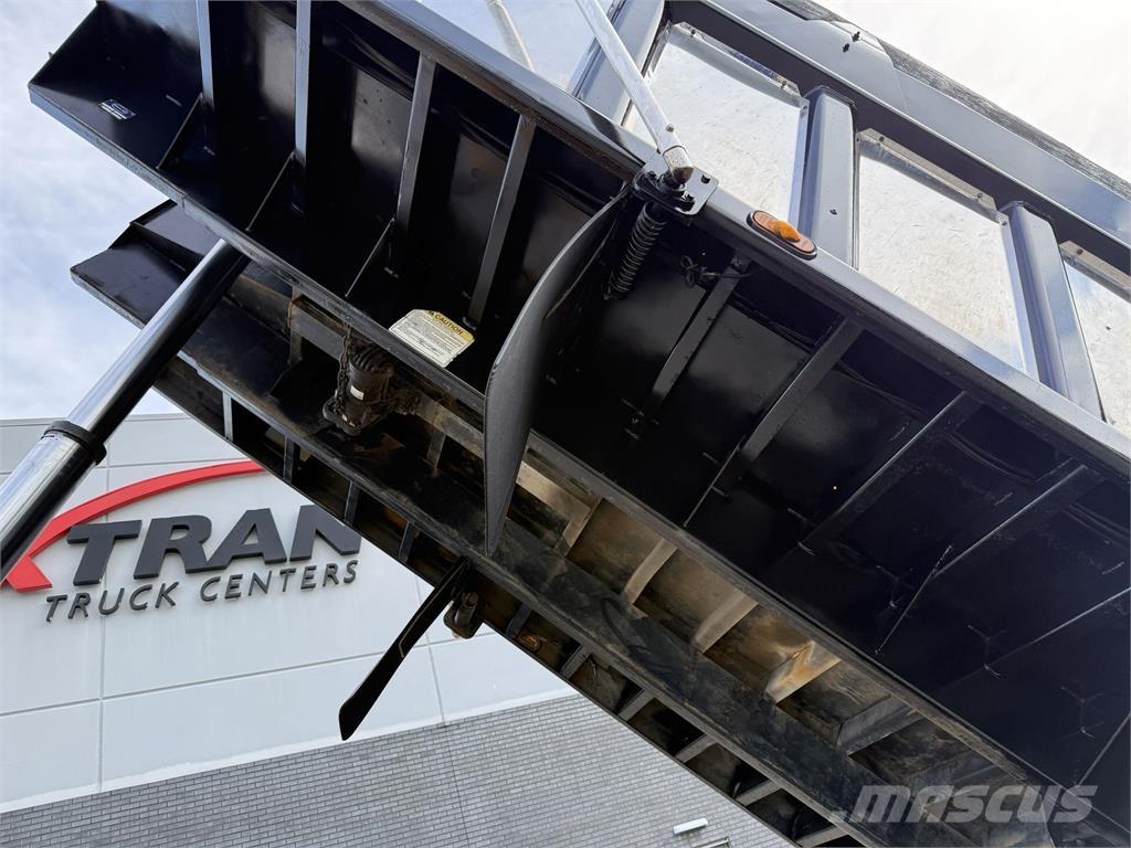 Mack GU713 Camiones bañeras basculantes o volquetes