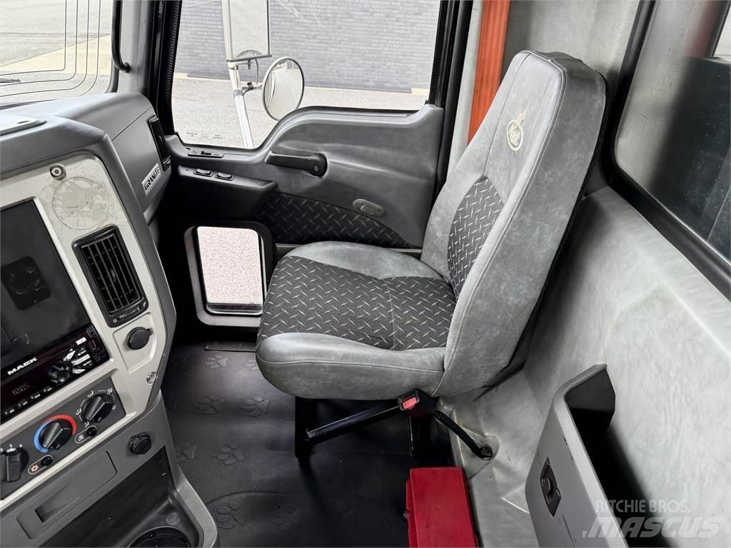 Mack GU813 Otros camiones