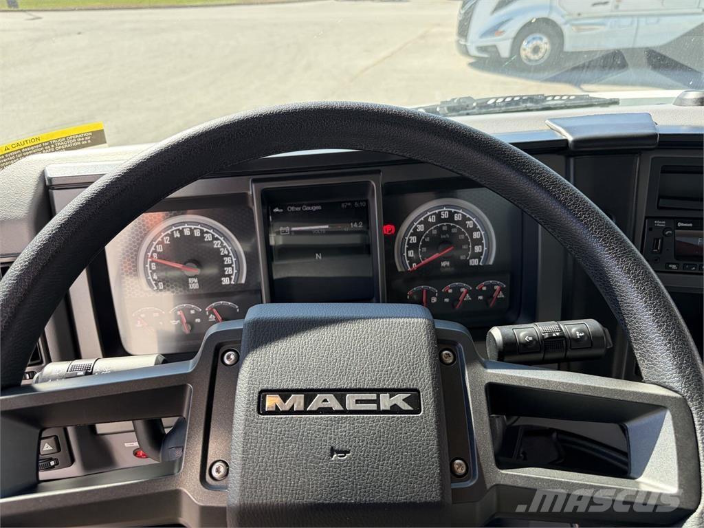 Mack MD6 42R Camiones caja cerrada