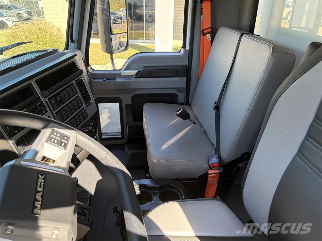 Mack MD6 42R Camiones caja cerrada