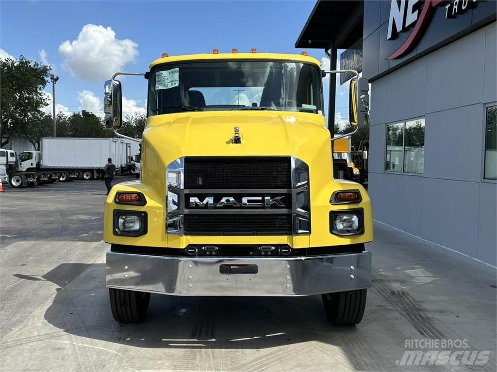 Mack MD7 42R Forestal - Otros